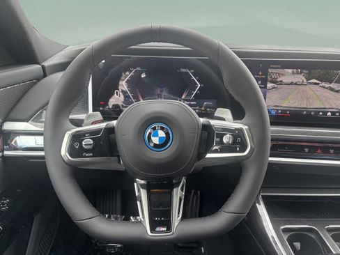 Used 2026 BMW 750e xDrive AWD/4WD image 35