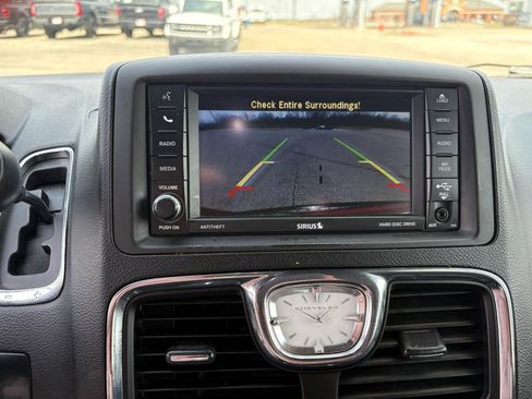 Used 2015 Chrysler Town & Country S image 23