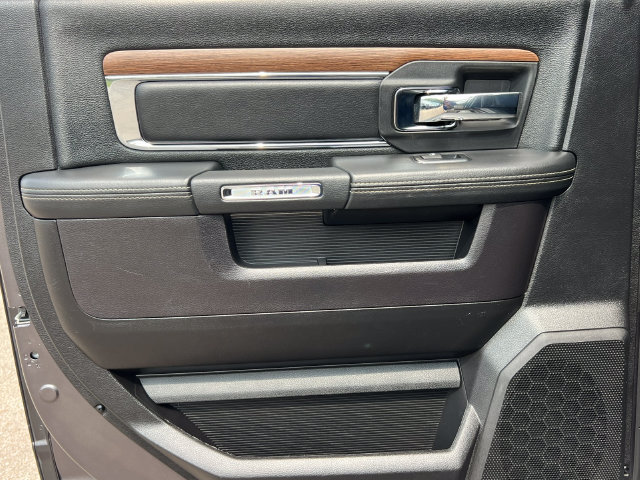 Used 2016 RAM 1500 Laramie AWD/4WD image 32