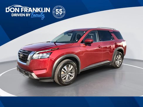 Used 2023 Nissan Pathfinder SL image 1