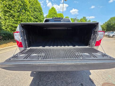 Used 2017 Nissan Titan PRO-4X AWD/4WD image 6