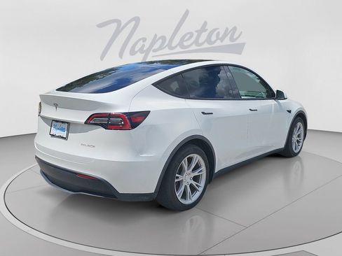 Used 2021 Tesla Model Y Long Range AWD/4WD image 6
