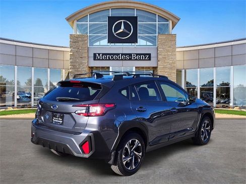 Used 2024 Subaru Crosstrek 2.0i Premium image 4