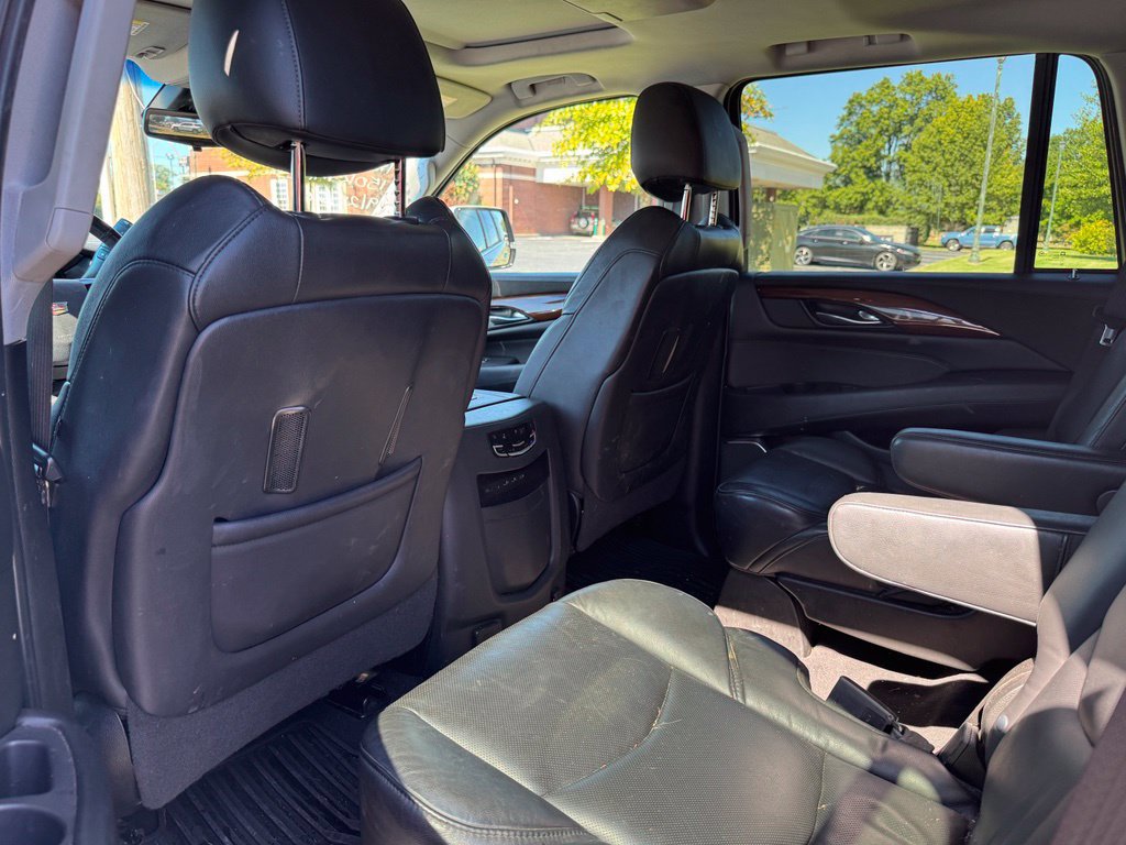 Used 2019 Cadillac Escalade Luxury AWD/4WD image 12