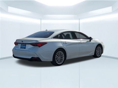 Used 2021 Toyota Avalon Limited image 6