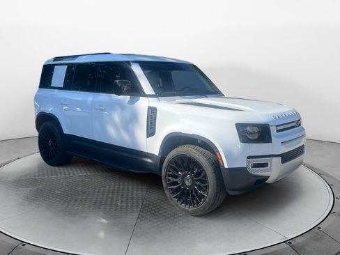 Used 2025 Land Rover Defender 110 S image 3