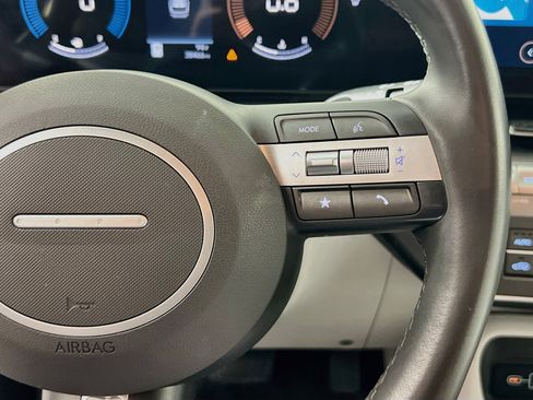 Used 2025 Hyundai Kona SEL FWD image 19