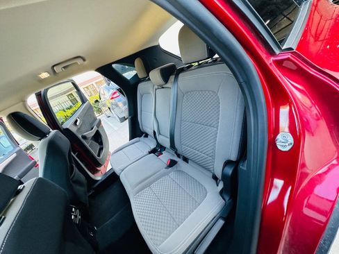 Used 2020 Ford Escape SE FWD image 18
