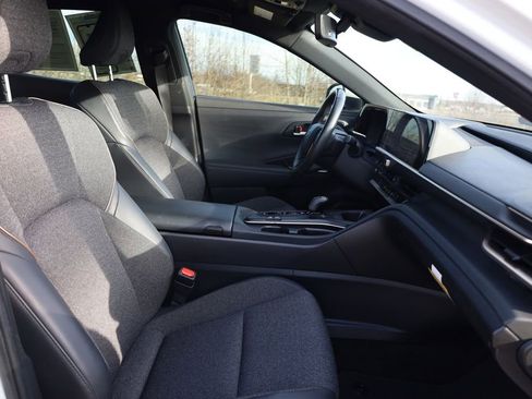 Used 2023 Toyota Crown XLE image 39