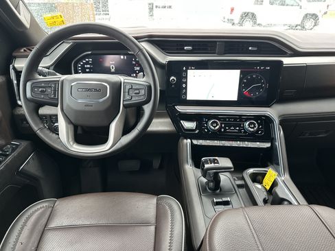 Used 2023 GMC Sierra 1500 Denali w/ Technology Package AWD/4WD image 16