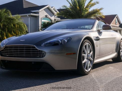 Used 2012 Aston Martin V8 Vantage Roadster image 21