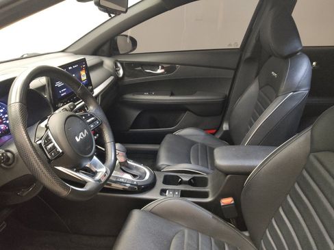 Used 2023 Kia Forte GT-Line w/ GT-Line Premium Package image 17