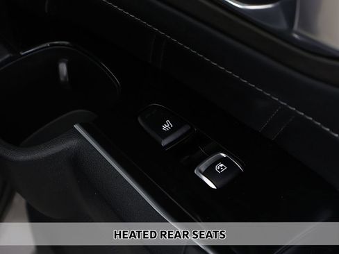 Used 2025 Kia Sorento AWD image 9