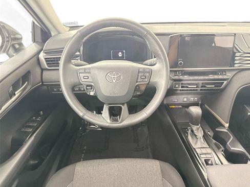 Used 2025 Toyota Camry LE w/ Convenience Package FWD image 30