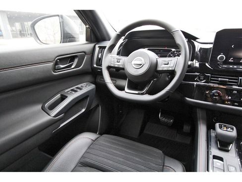 New 2025 Nissan Pathfinder Rock Creek image 8