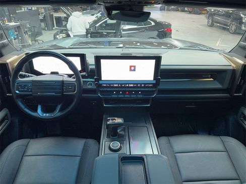 Used 2024 GMC Hummer EV 3X image 17