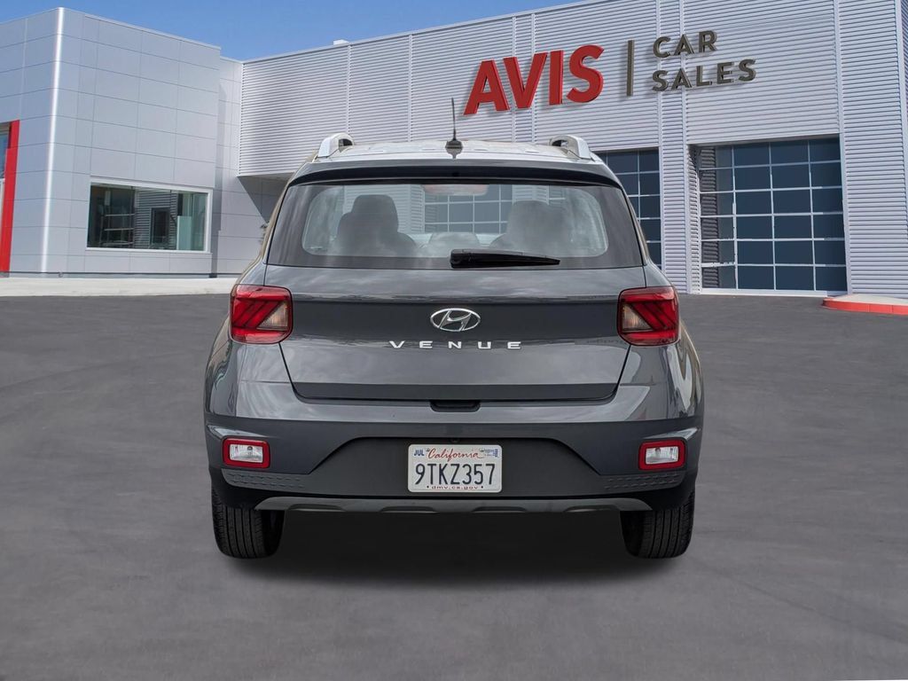 Used 2025 Hyundai Venue SEL FWD image 7