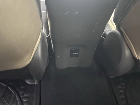 Used 2018 Toyota Prius Four image 17