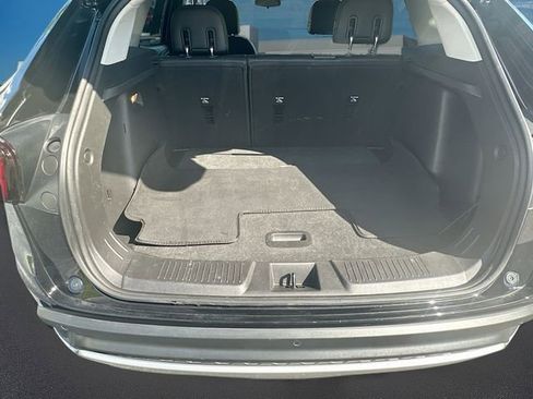 Used 2025 Chevrolet Trax LT w/ Driver Confidence Package image 31