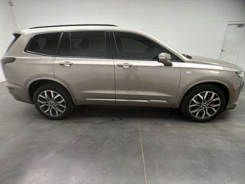 Used 2023 Cadillac XT6 Sport image 11