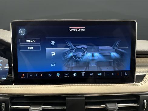 Used 2023 Lincoln Corsair AWD image 19