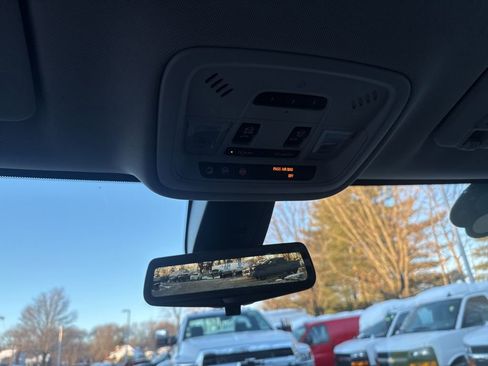 Certified 2019 Chevrolet Traverse LT w/ LT Premium Package image 40