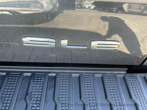 Used 2022 GMC Sierra 1500 SLE w/ Enhanced Capability Package AWD/4WD image 8