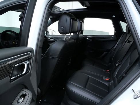 Used 2025 Porsche Macan image 13