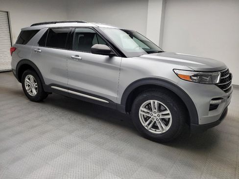 Used 2020 Ford Explorer XLT w/ Equipment Group 202A AWD/4WD image 11