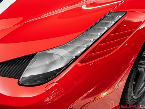 Used 2015 Ferrari 458 Speciale Coupe RWD image 12