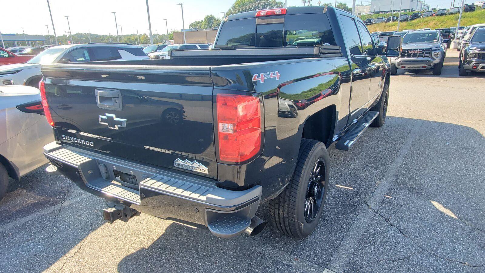 Used 2015 Chevrolet Silverado 2500 High Country w/ Duramax Plus Package AWD/4WD image 9