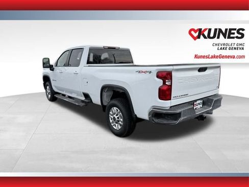 Used 2025 Chevrolet Silverado 2500 LT w/ Convenience Package image 7