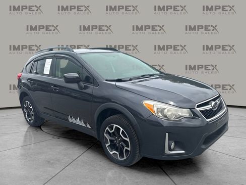 Used 2017 Subaru Crosstrek 2.0i Premium w/ Popular Package #2 AWD/4WD image 4