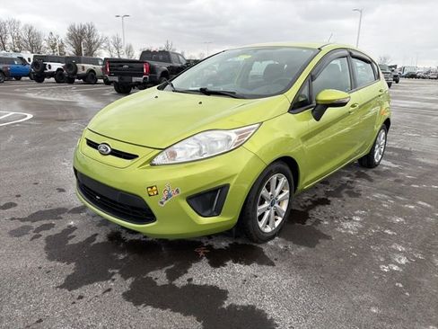 Used 2013 Ford Fiesta SE image 1