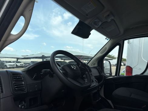 Used 2024 RAM ProMaster 2500 w/ Convenience Group FWD image 6