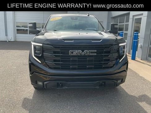Used 2022 GMC Sierra 1500 Elevation w/ X31 Off-Road Package AWD/4WD image 3