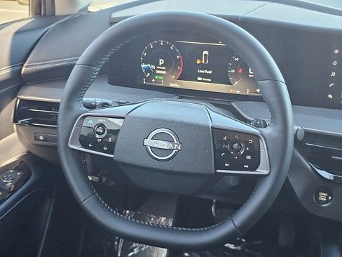 Used 2025 Nissan Murano SV image 38