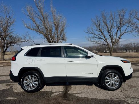 Used 2015 Jeep Cherokee Limited image 26