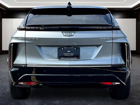 Certified 2025 Cadillac Lyriq Luxury w/ LPO, Floor Liner Package AWD/4WD image 5