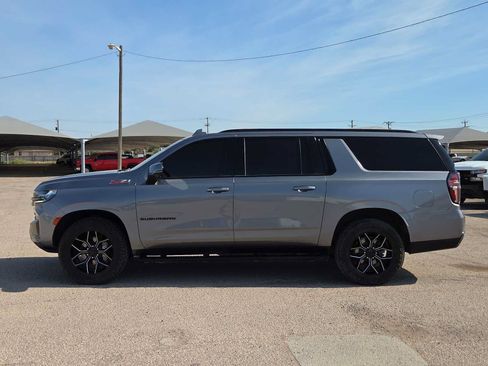 Used 2022 Chevrolet Suburban Z71 w/ Luxury Package AWD/4WD image 5