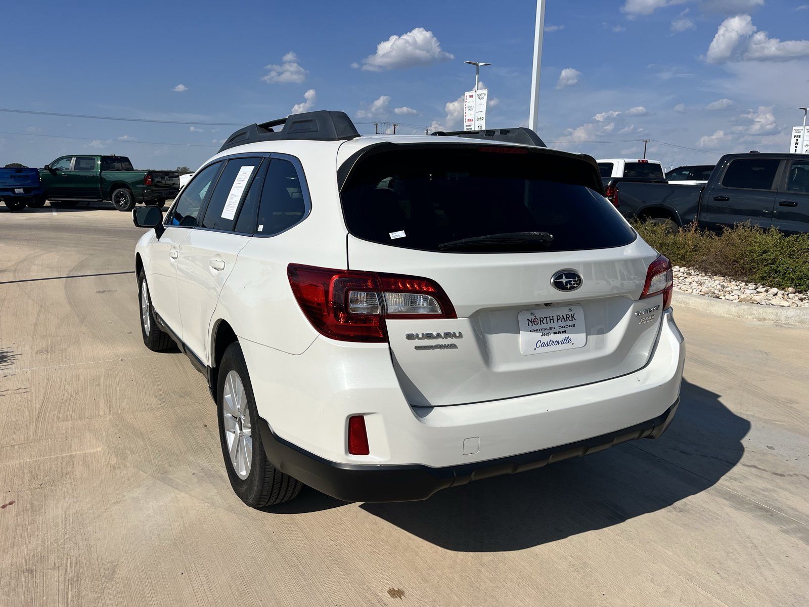Used 2015 Subaru Outback 2.5i Premium AWD/4WD image 5