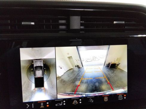 Used 2024 GMC Sierra 2500 AT4 w/ Technology Package image 24