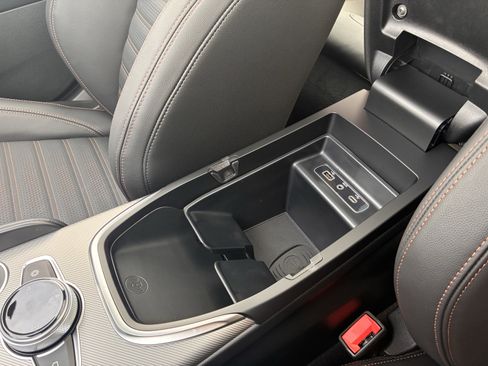 Certified 2025 Alfa Romeo Giulia AWD w/ Driving Assist Package image 20