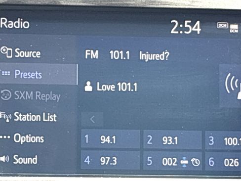 Used 2022 Toyota RAV4 XLE w/ Convenience Package image 6