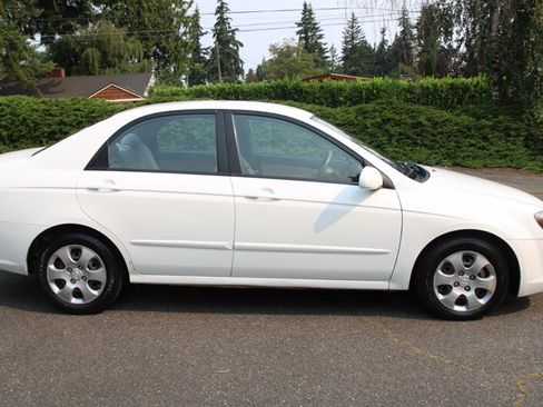 Used 2009 Kia Spectra EX FWD image 11