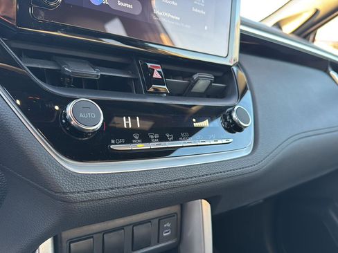 Certified 2023 Toyota Corolla Cross XSE image 22