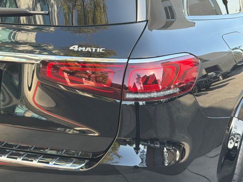 Used 2022 Mercedes-Benz GLS 450 4MATIC image 27