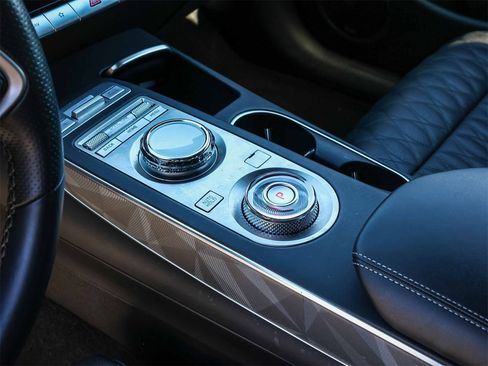 Used 2025 Genesis GV70 3.5T Sport w/ Sport Advanced Package image 21