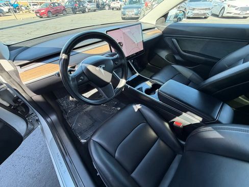Used 2018 Tesla Model 3 Long Range RWD image 12