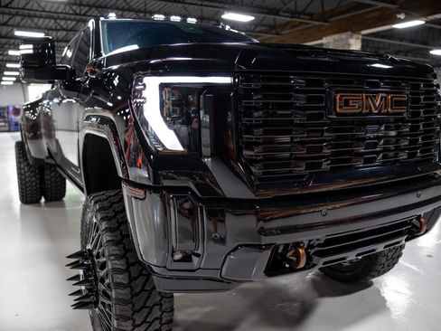 Used 2024 GMC Sierra 3500 Denali w/ Denali Reserve Package AWD/4WD image 35